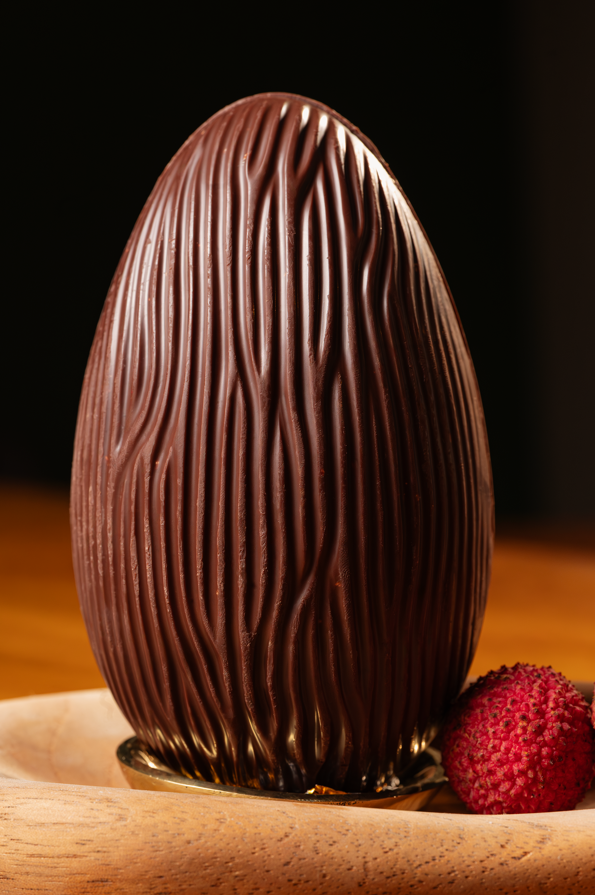 Ovo de Páscoa 70% com Framboesa e Lichia