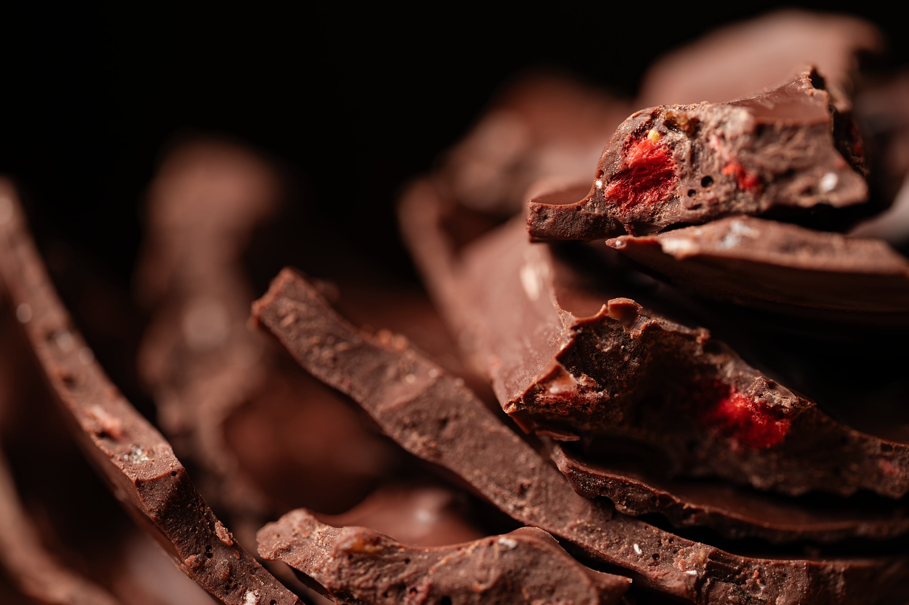 Ovo de Páscoa ao Leite com Morango e Baunilha