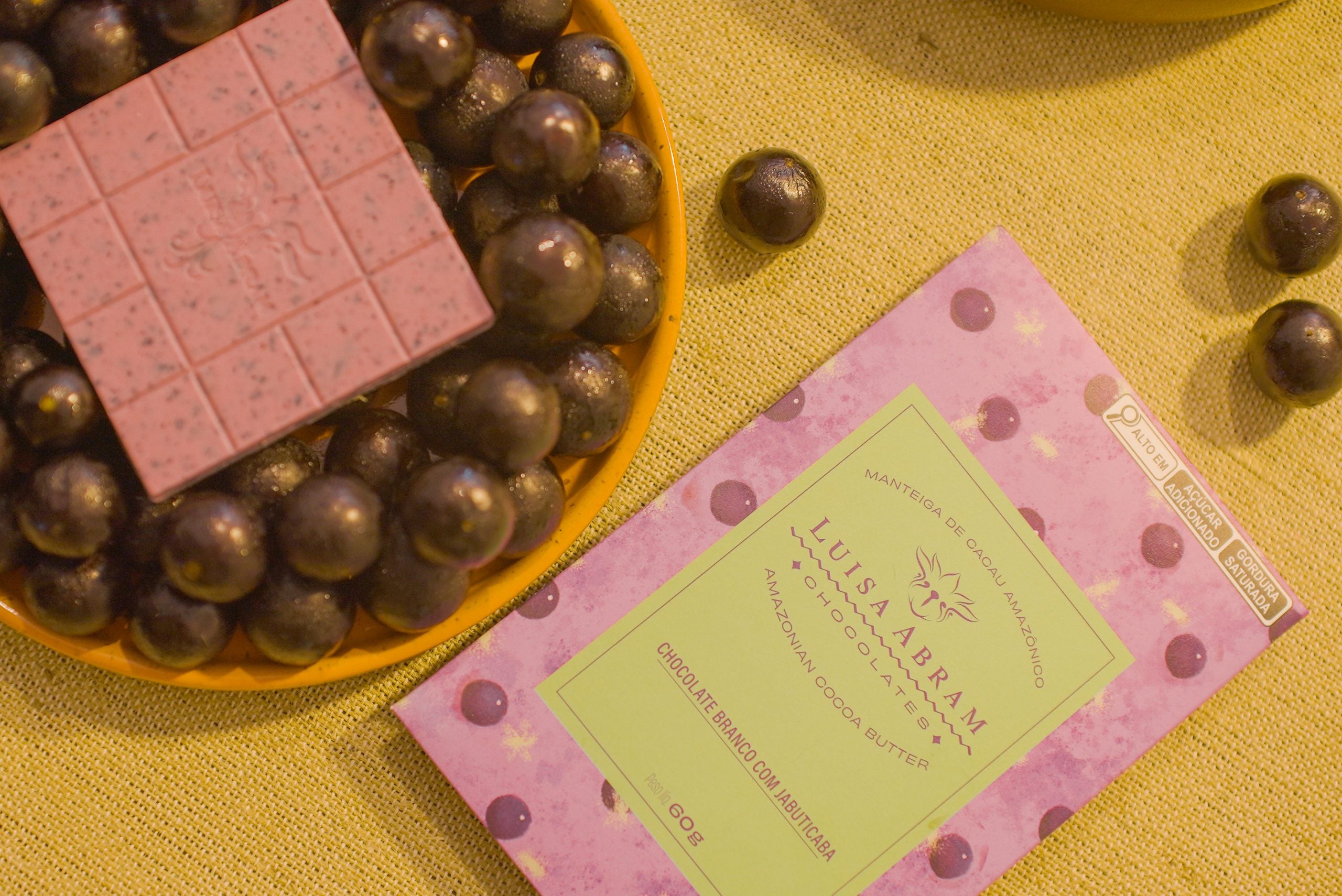 Branco com Jabuticaba