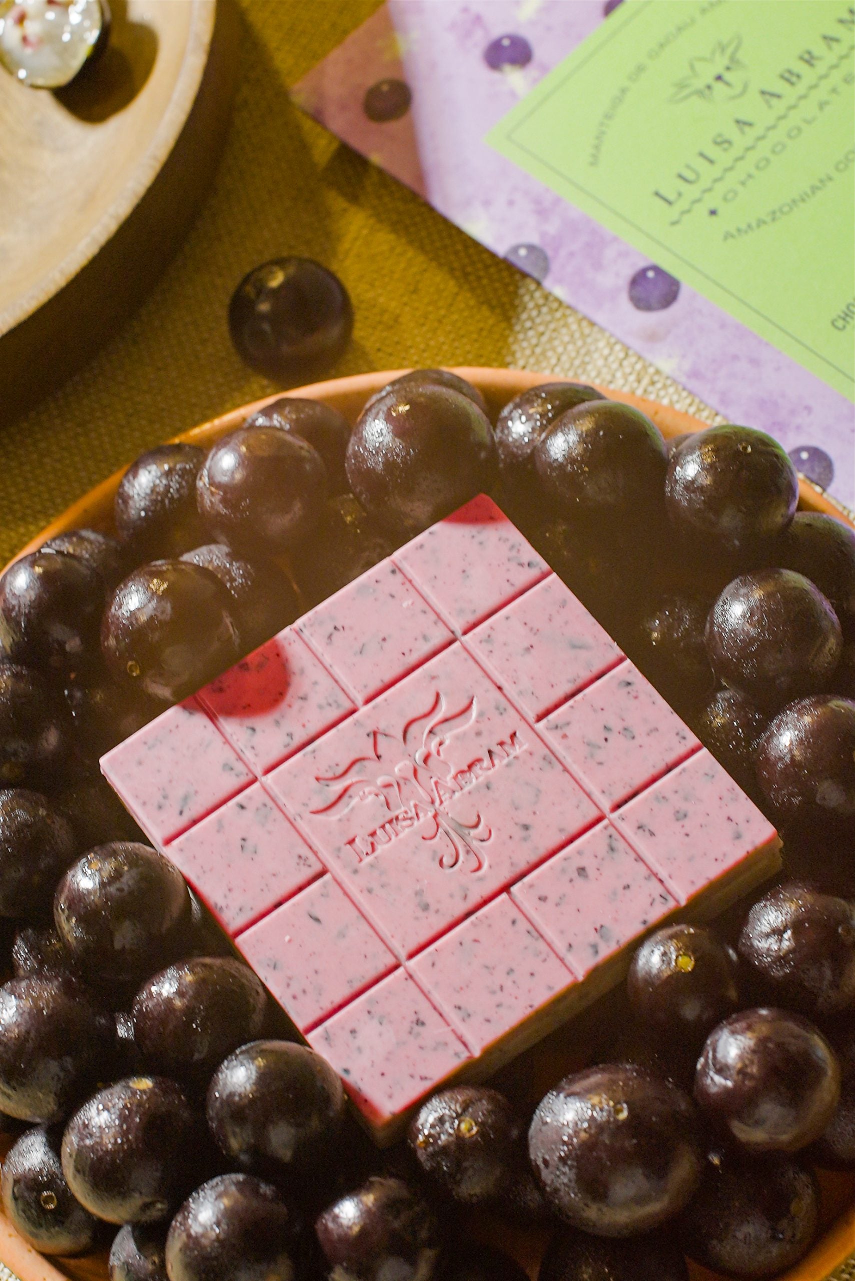 Branco com Jabuticaba